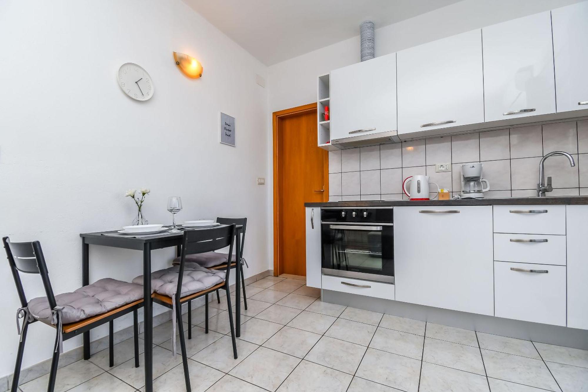 Apartment Mara โตรกีร์ ภายนอก รูปภาพ