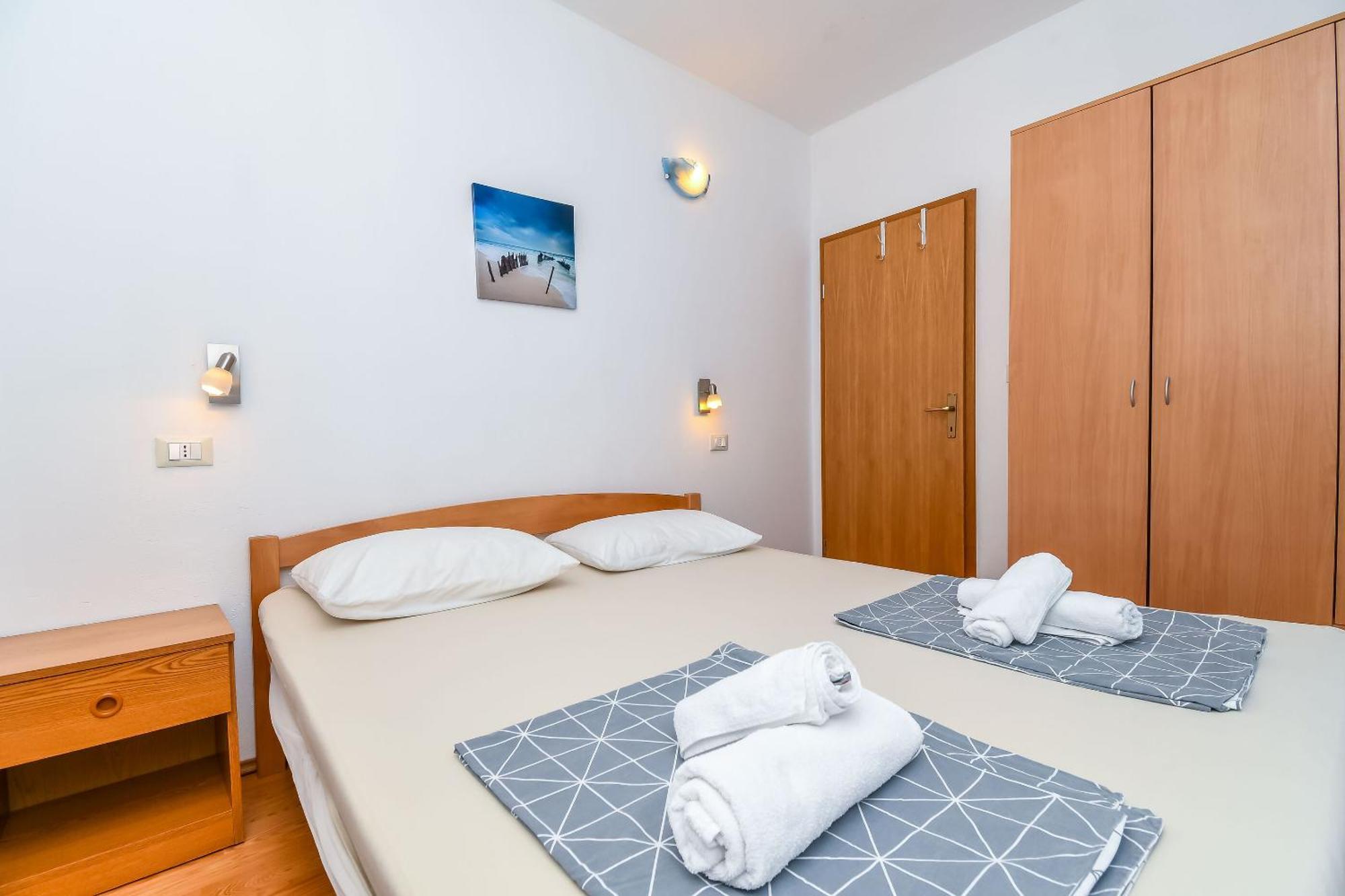 Apartment Mara โตรกีร์ ภายนอก รูปภาพ