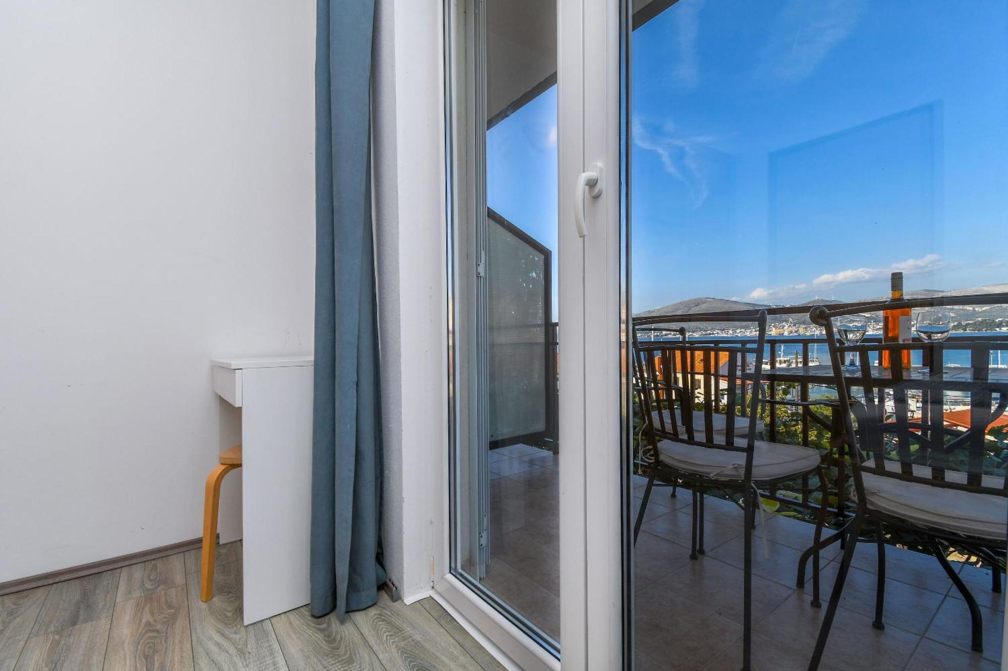 Apartment Mara โตรกีร์ ภายนอก รูปภาพ