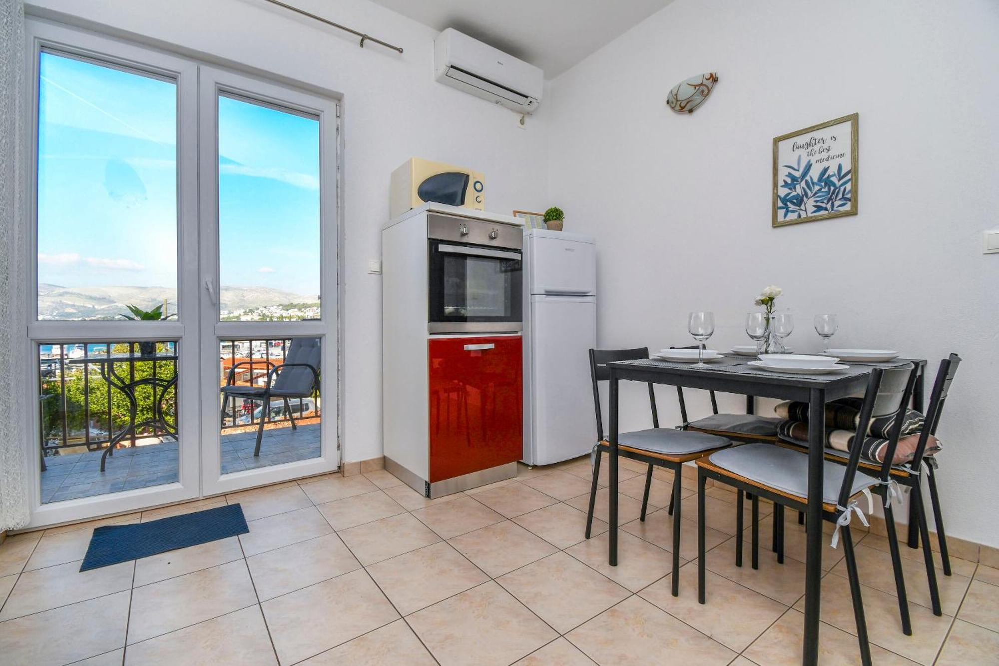 Apartment Mara โตรกีร์ ภายนอก รูปภาพ