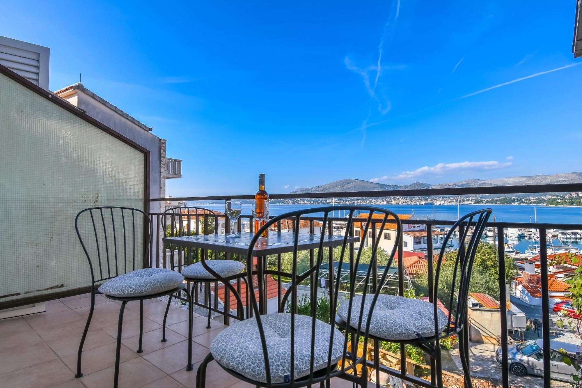 Apartment Mara โตรกีร์ ภายนอก รูปภาพ