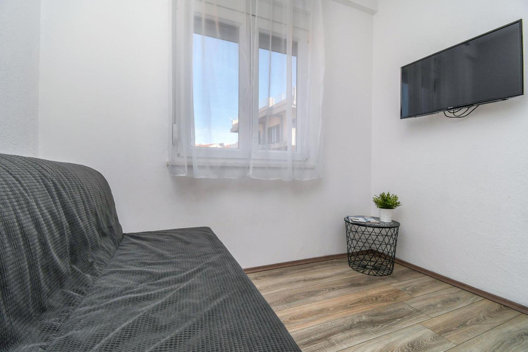 Apartment Mara โตรกีร์ ภายนอก รูปภาพ