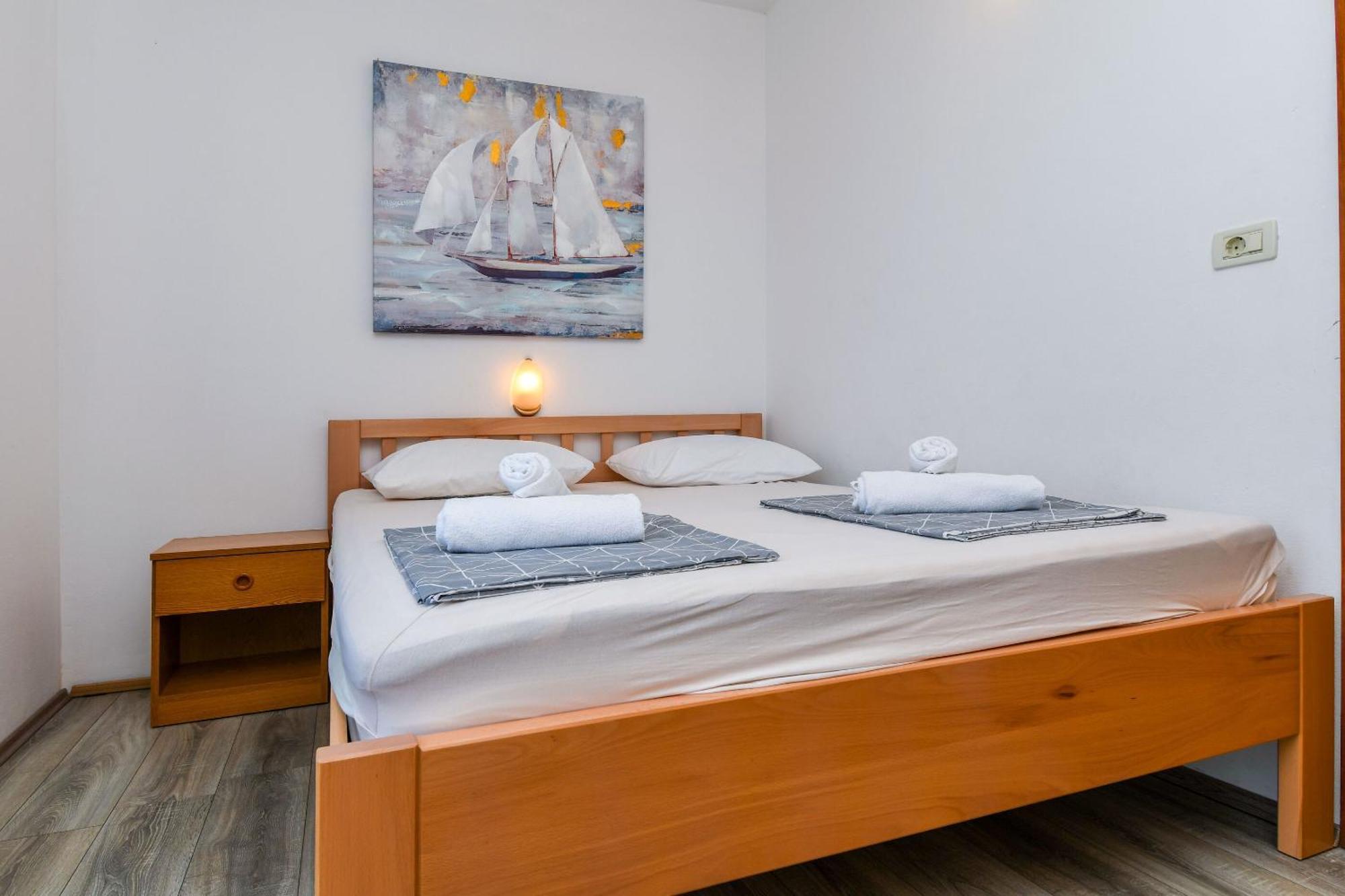 Apartment Mara โตรกีร์ ภายนอก รูปภาพ
