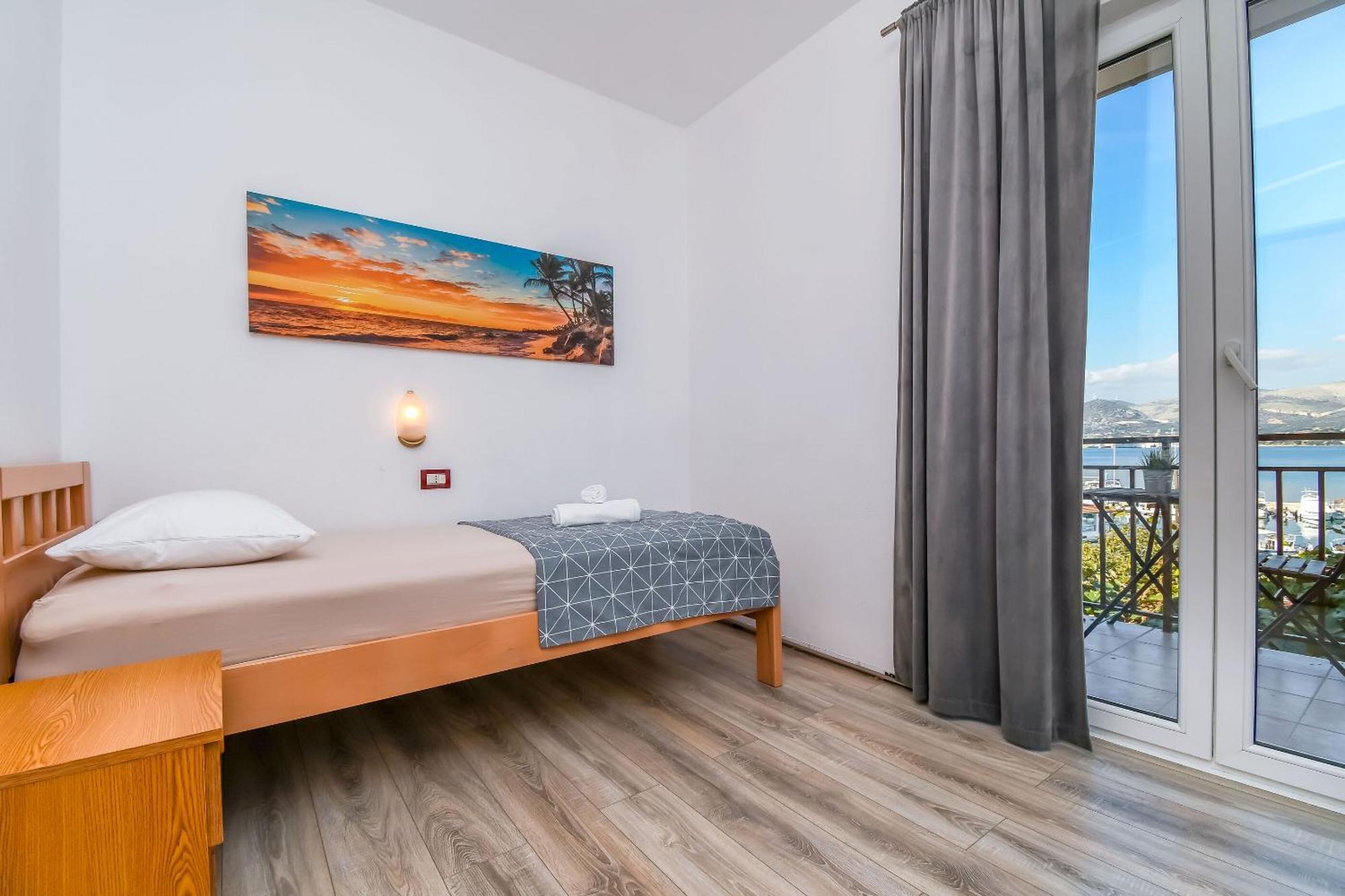 Apartment Mara โตรกีร์ ภายนอก รูปภาพ